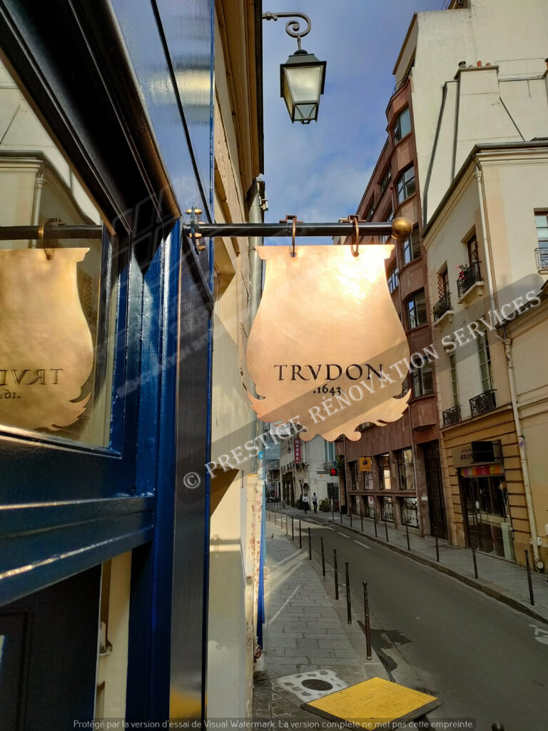 Rénovation - Panonceau - Laiton - Boutique - Paris